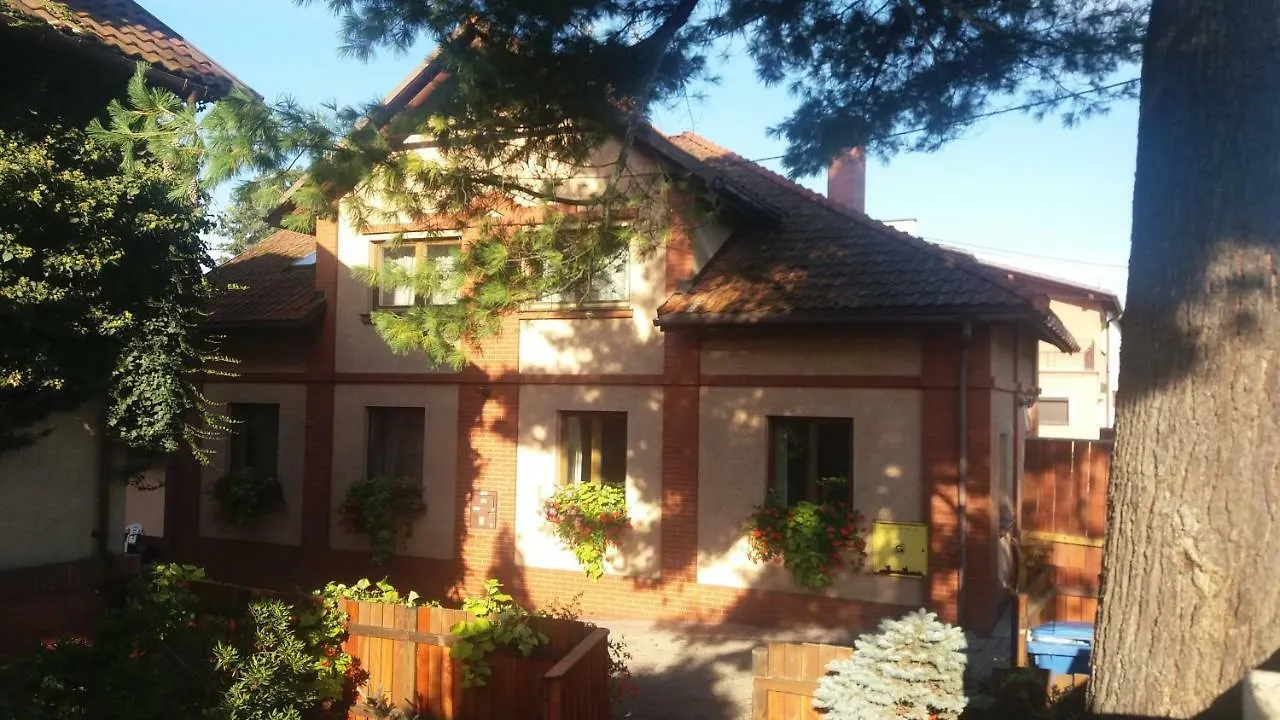 Goscina Pod Sosna Hotell Krasków